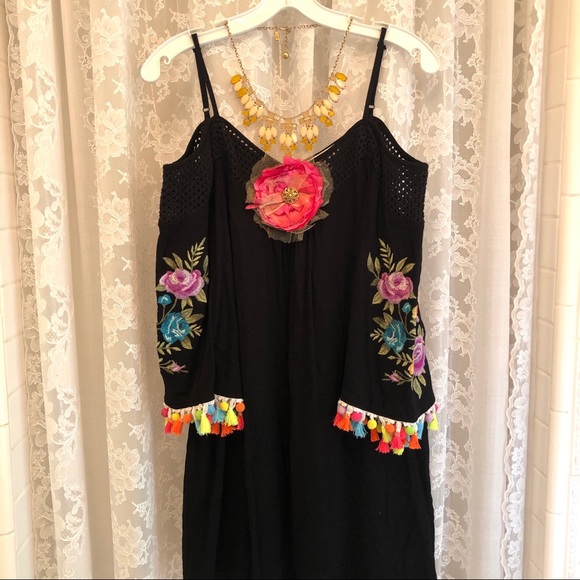 🎉Host Pick🎉 UMGEE * NWOT Dia De Los Muertos Day of Dead Embroidered Pom Dress - Picture 10 of 12